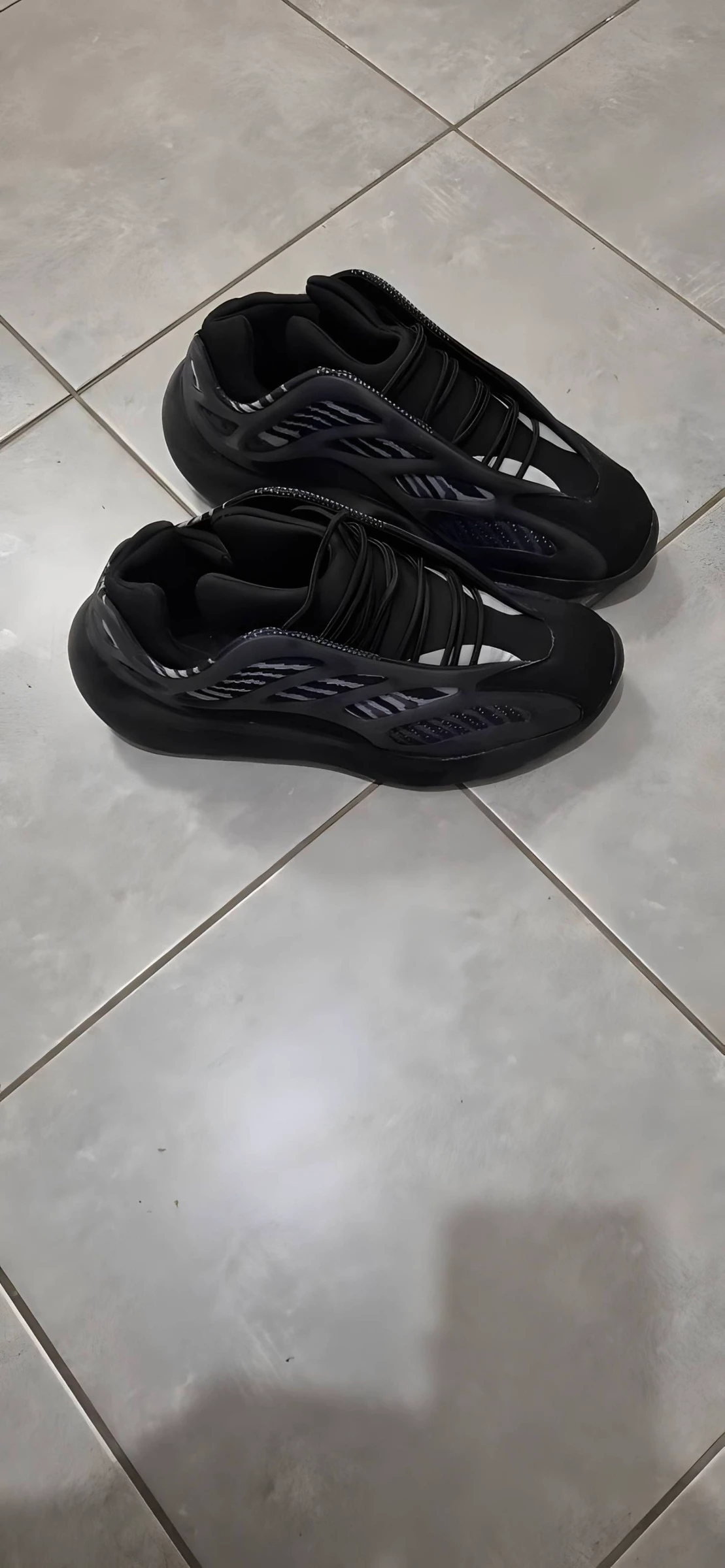 Basket noire adias yezzy 